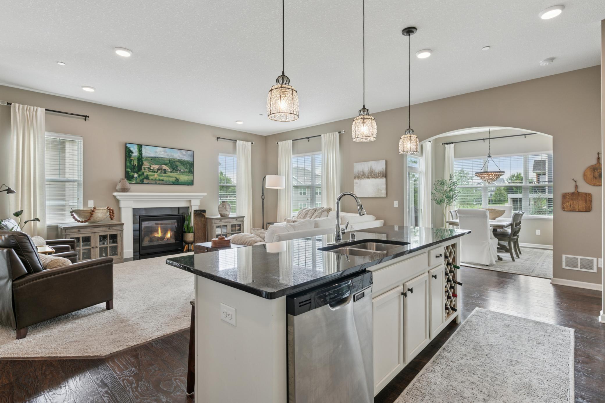 Lakeville, Minnesota, 55044, United States, 3 Bedrooms Bedrooms, ,2 BathroomsBathrooms,Residential,For Sale,1971412