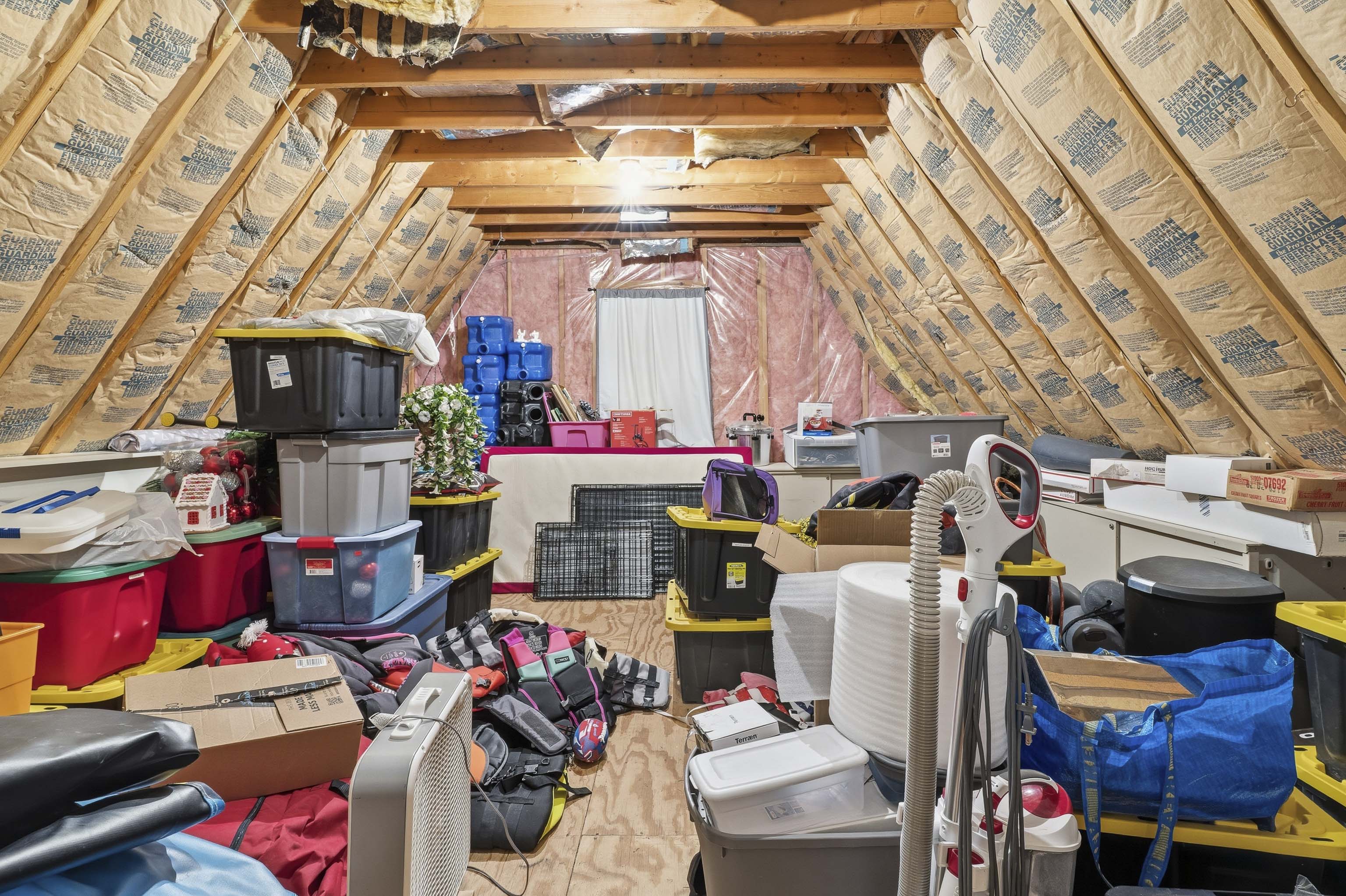 Manhattan, Kansas, 66503, United States, 4 Bedrooms Bedrooms, ,4 BathroomsBathrooms,Residential,For Sale,1985204