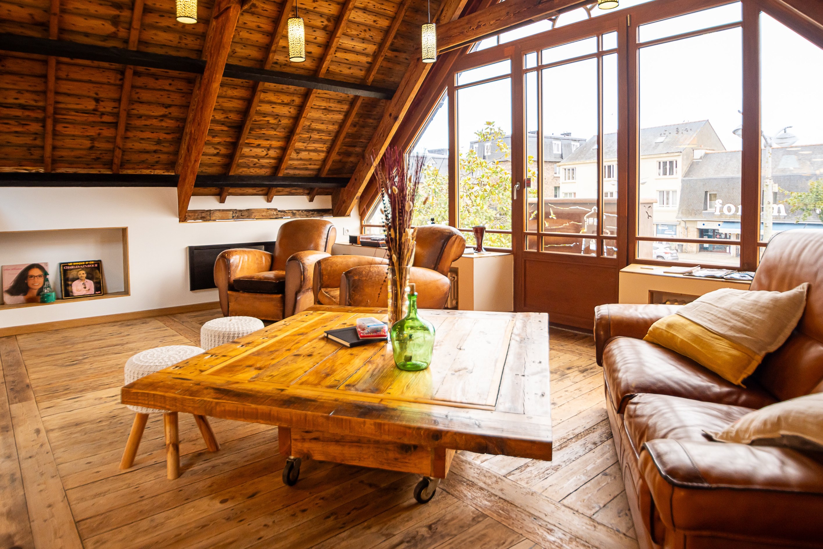  Paimpol - Elegant character townhouse with modern comforts, just a stone