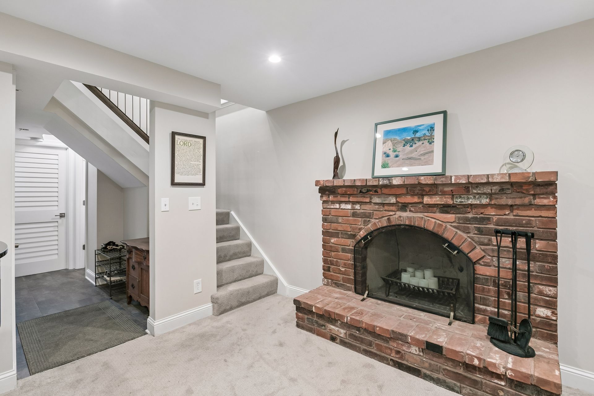  Updated Townhome with Beautiful Green Space Near Lake of the Isles - 物件實景