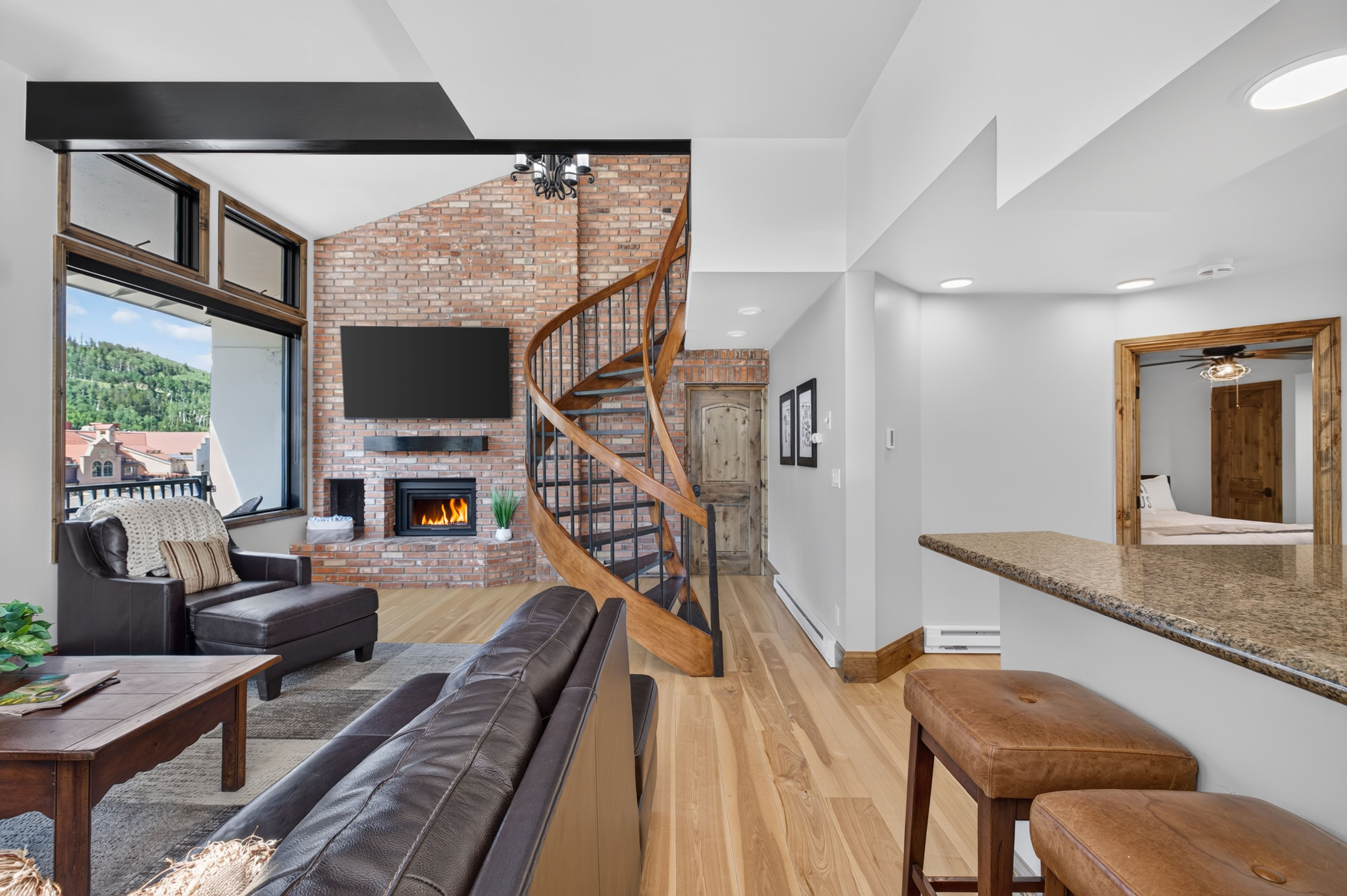  Exceptional Access to Vail