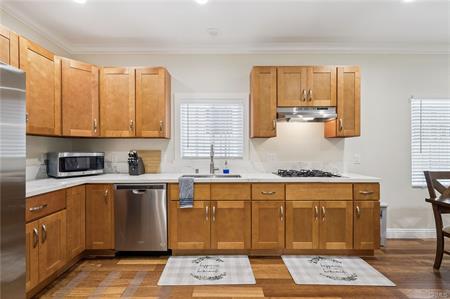 Los Angeles, California, 90016, United States, ,Residential,For Sale,1895088