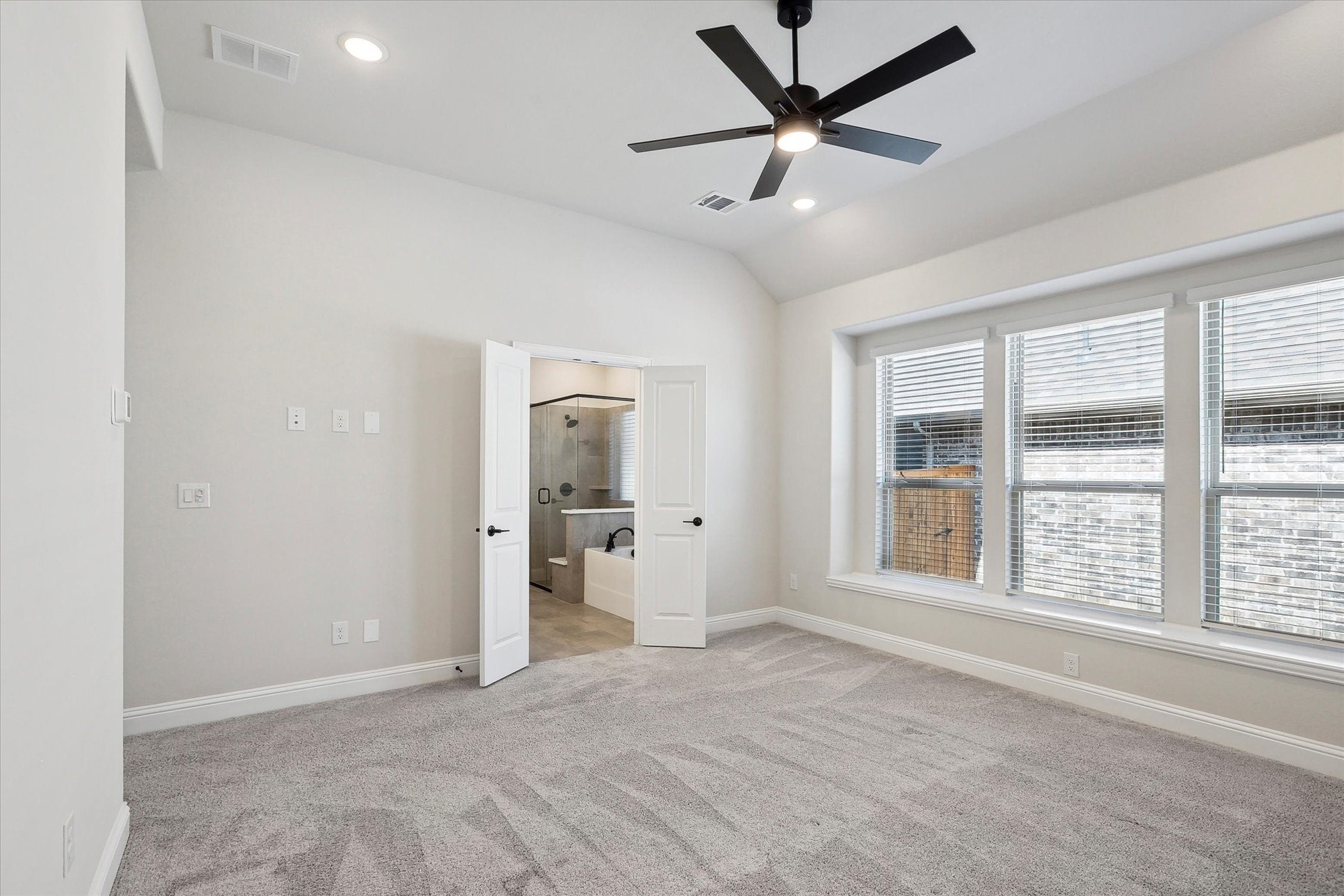 Aubrey, Texas, 76227, United States, 4 Bedrooms Bedrooms, ,3 BathroomsBathrooms,Residential,For Sale,1978632