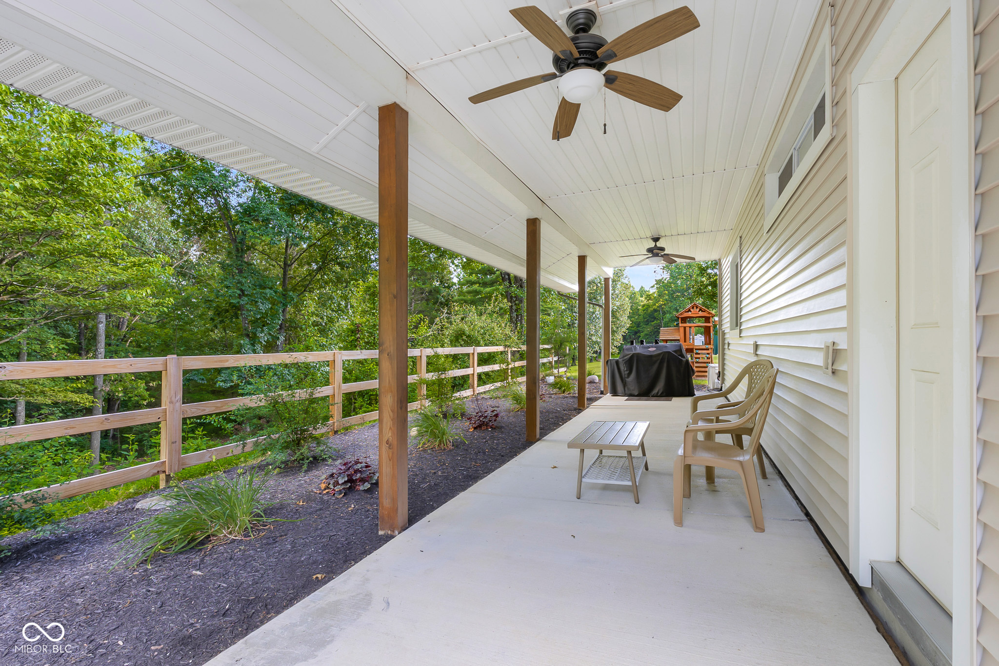 Columbus, Indiana, 47201, United States, 3 Bedrooms Bedrooms, ,3 BathroomsBathrooms,Residential,For Sale,1888305