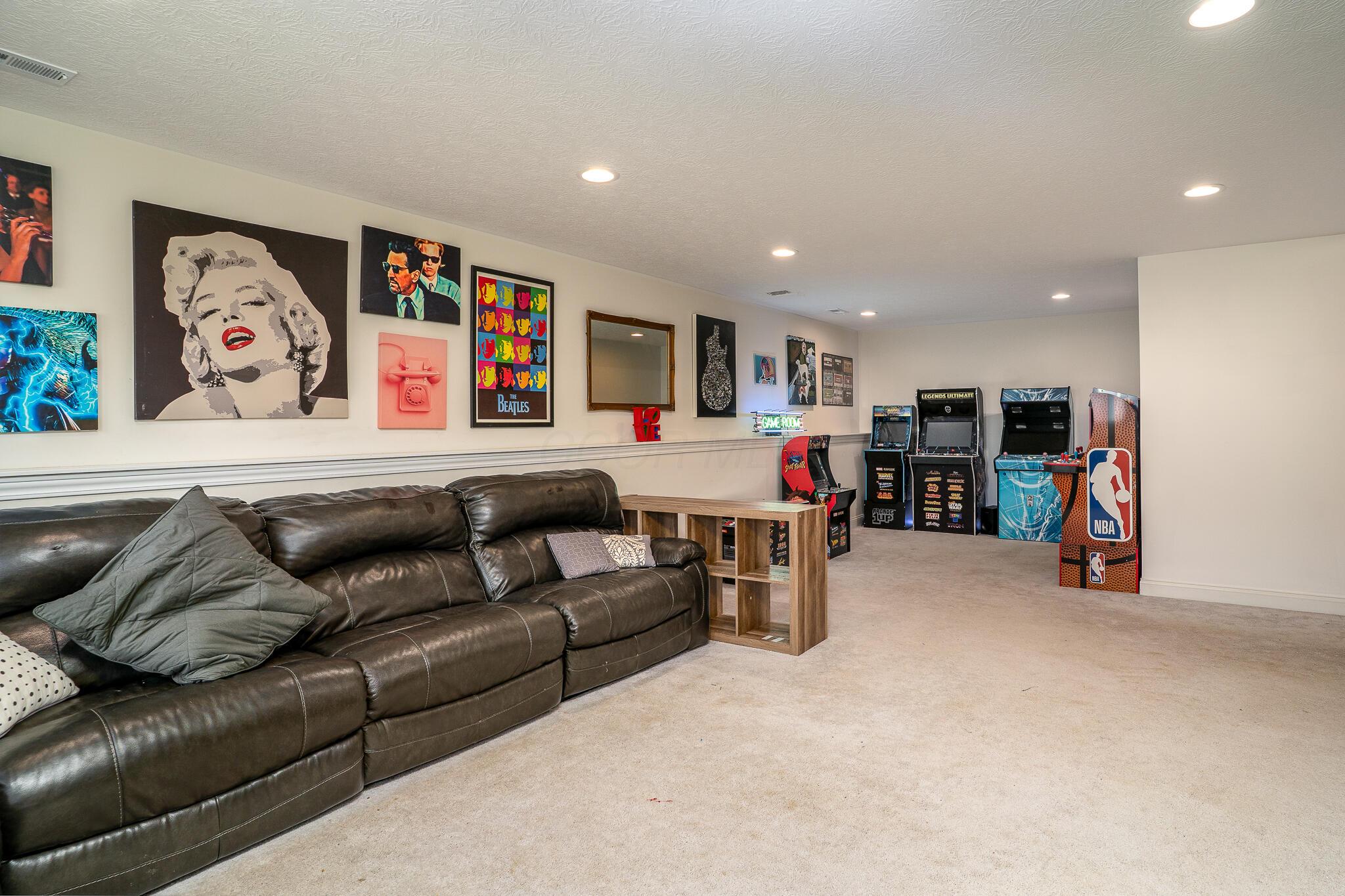 Delaware, Ohio, 43015, United States, 4 Bedrooms Bedrooms, ,4 BathroomsBathrooms,Residential,For Sale,1901148