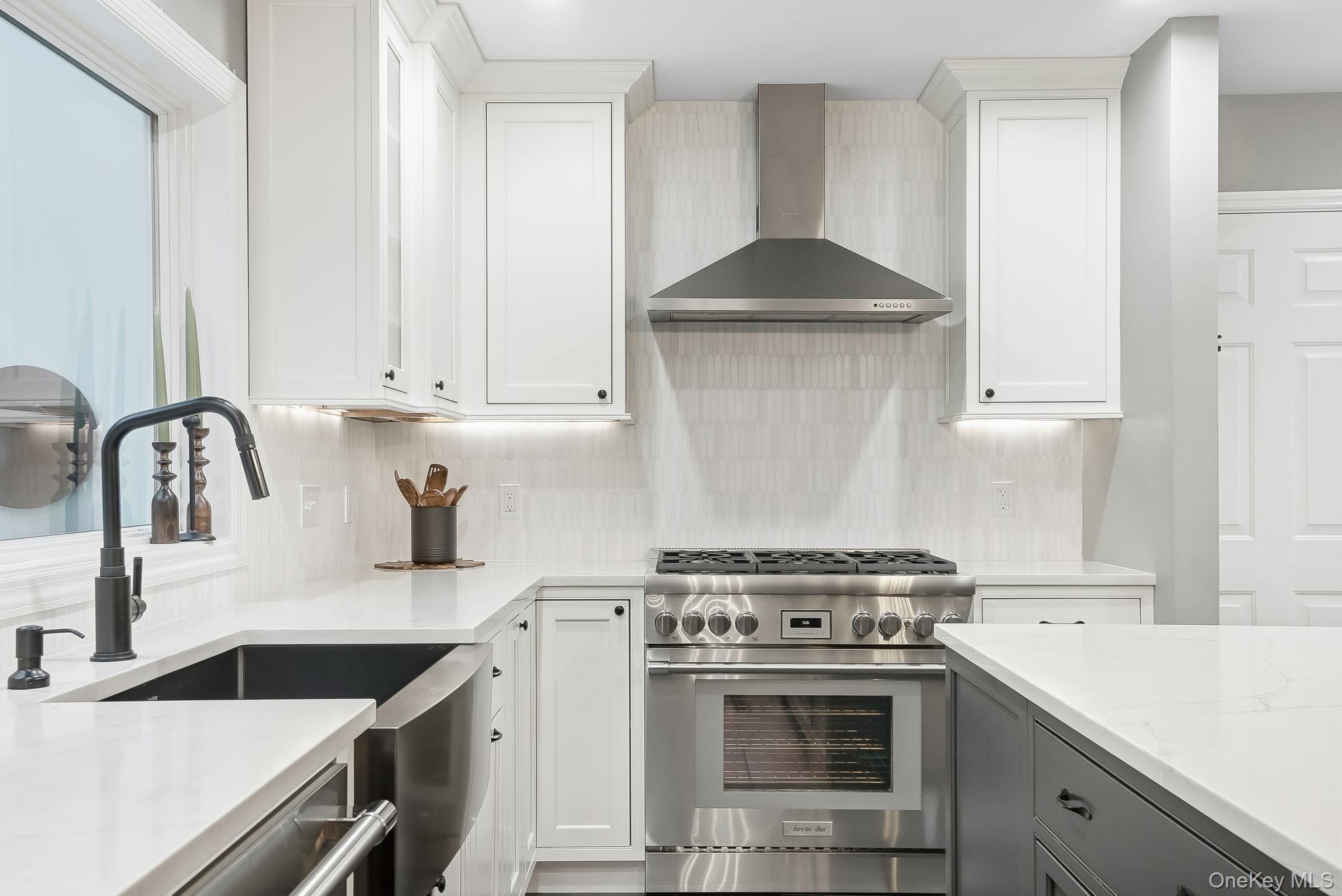 Cortlandt Manor, New York, 10567, United States, 4 Bedrooms Bedrooms, ,3 BathroomsBathrooms,Residential,For Sale,1987823