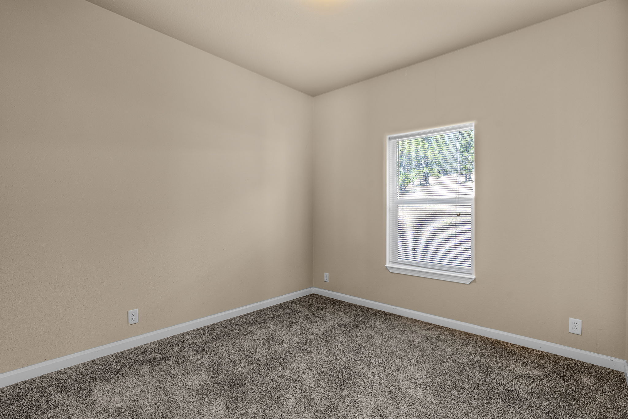 Prineville, Oregon, 97754, United States, 3 Bedrooms Bedrooms, ,2 BathroomsBathrooms,Residential,For Sale,1941697