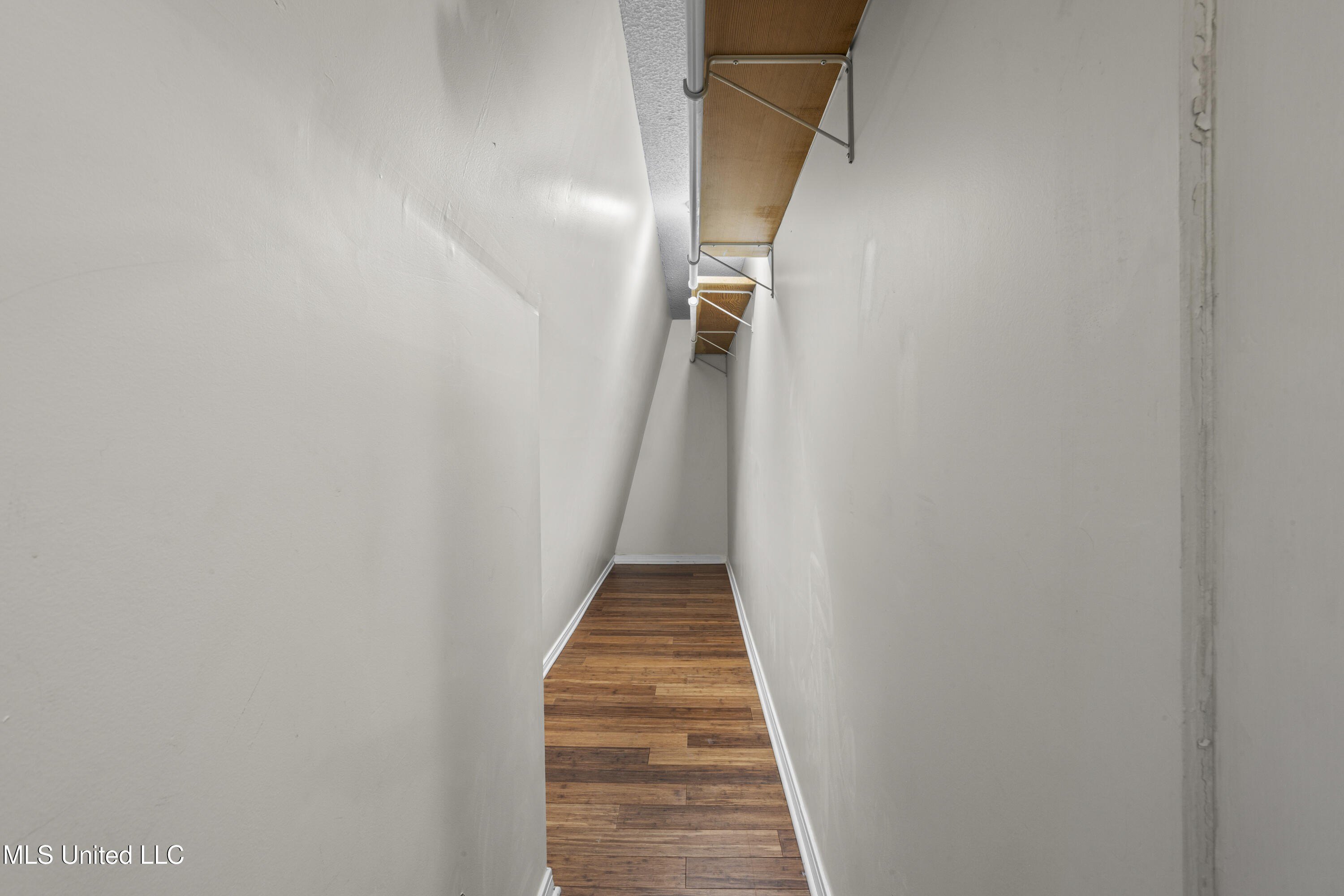 Gulfport, Mississippi, 39507, United States, 4 Bedrooms Bedrooms, ,4 BathroomsBathrooms,Residential,For Sale,1974539