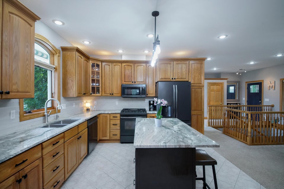 Eau Claire, Michigan, 49111, United States, 4 Bedrooms Bedrooms, ,4 BathroomsBathrooms,Residential,For Sale,1906771
