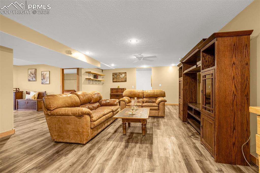 Calhan, Colorado, 80808, United States, 5 Bedrooms Bedrooms, ,1 BathroomBathrooms,Residential,For Sale,1987947