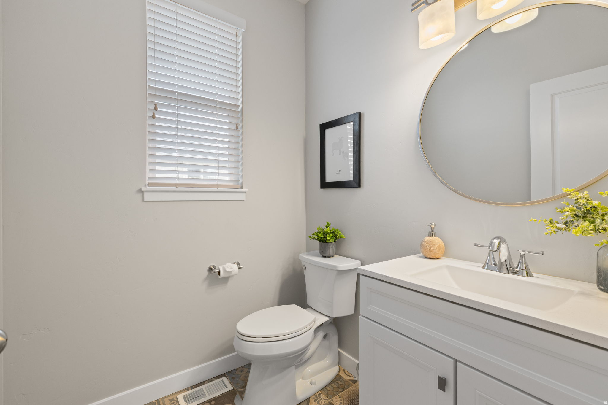 Eagle Mountain, Utah, 84005, United States, 5 Bedrooms Bedrooms, ,4 BathroomsBathrooms,Residential,For Sale,2003166