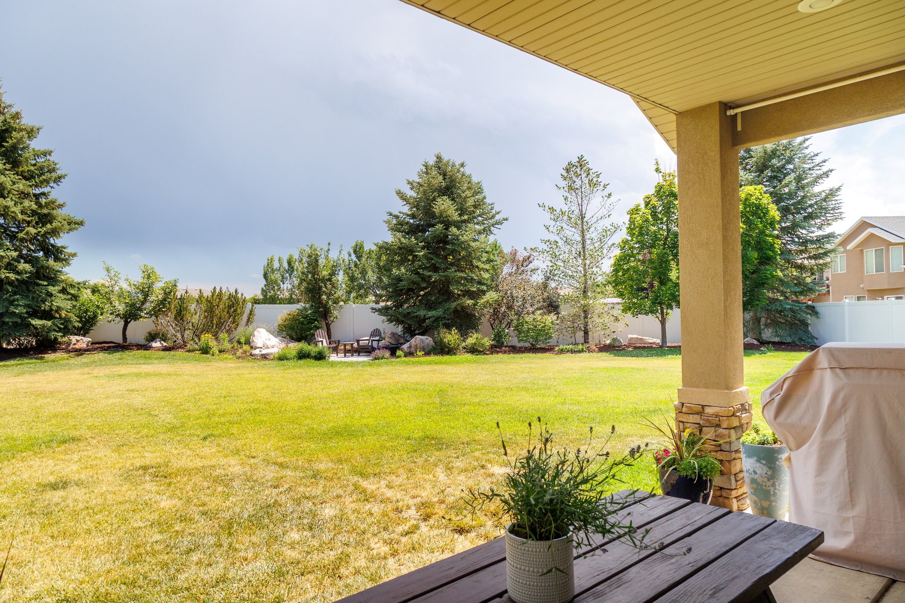 Backyard Oasis with Views and Trail Access in North Salt Lake - 物件實景