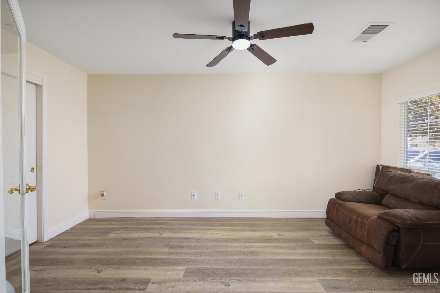 Bakersfield, California, 93311, United States, 5 Bedrooms Bedrooms, ,3 BathroomsBathrooms,Residential,For Sale,1933198