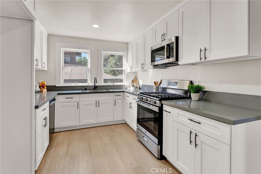 Los Angeles, California, 90042, United States, 3 Bedrooms Bedrooms, ,2 BathroomsBathrooms,Residential,For Sale,1920545