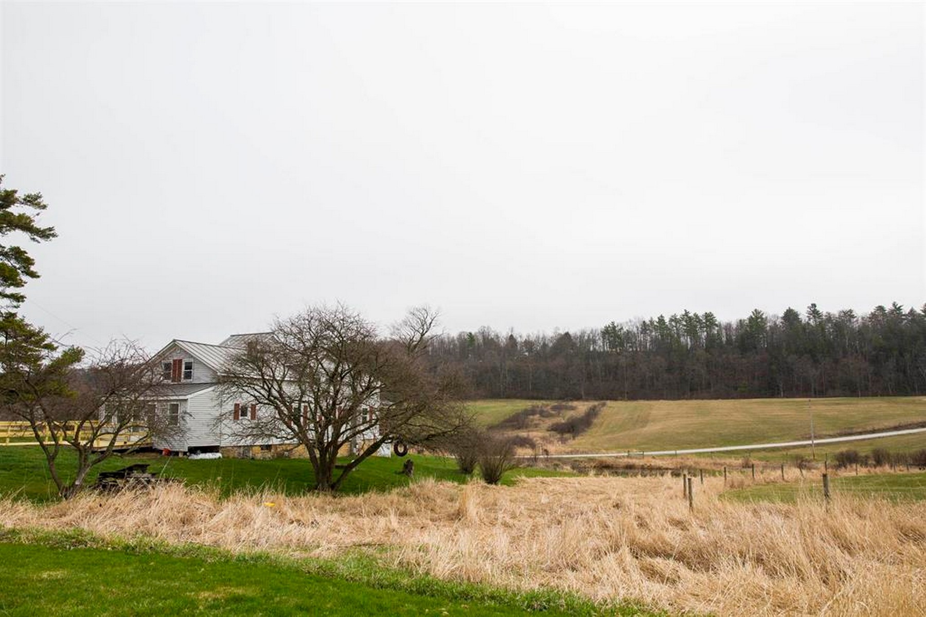  557 Pleasant Valley Road - 物件實景