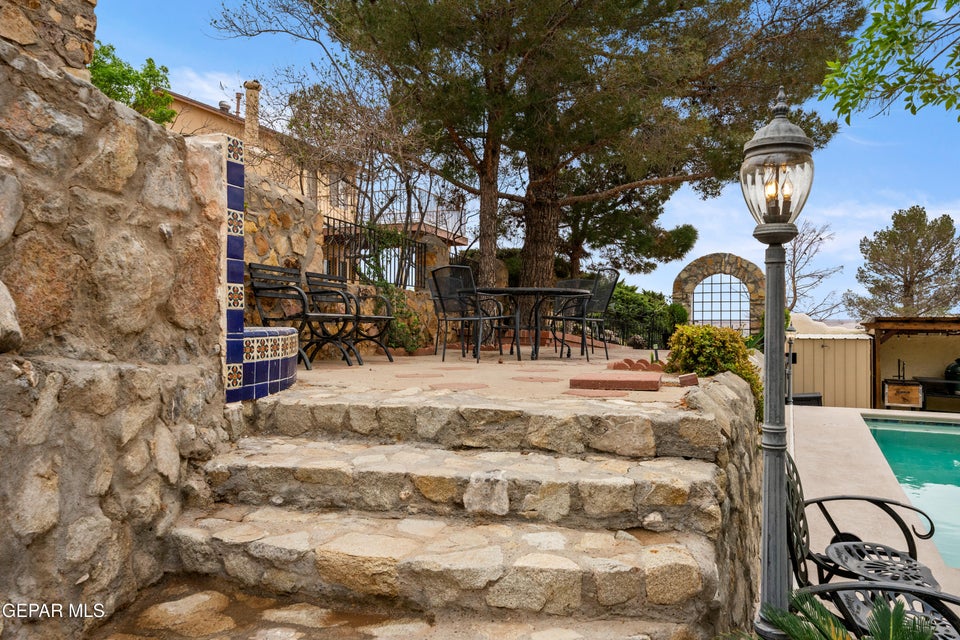 El Paso, Texas, 79912, United States, 4 Bedrooms Bedrooms, ,2 BathroomsBathrooms,Residential,For Sale,1921658