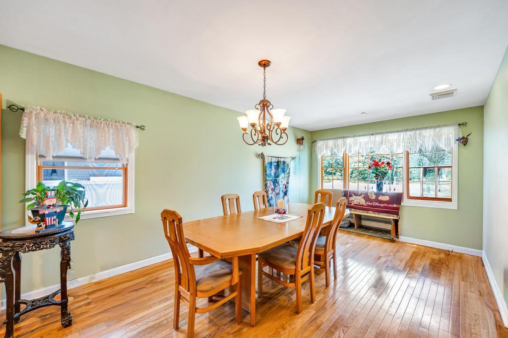Islip Terrace, New York, 11752, United States, 3 Bedrooms Bedrooms, ,3 BathroomsBathrooms,Residential,For Sale,1898888