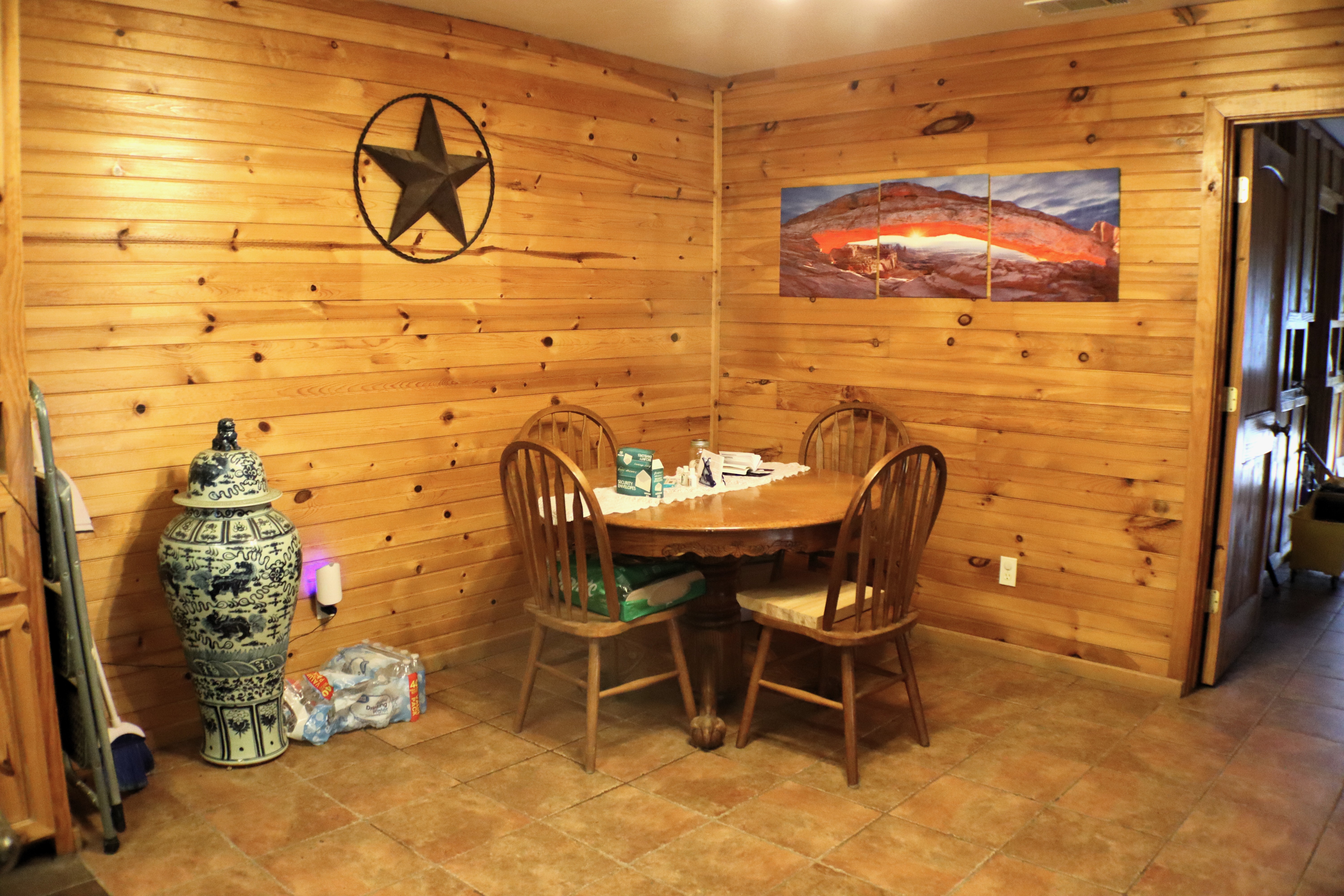 Quinlan, Texas, 75474, United States, 5 Bedrooms Bedrooms, ,4 BathroomsBathrooms,Residential,For Sale,1978468