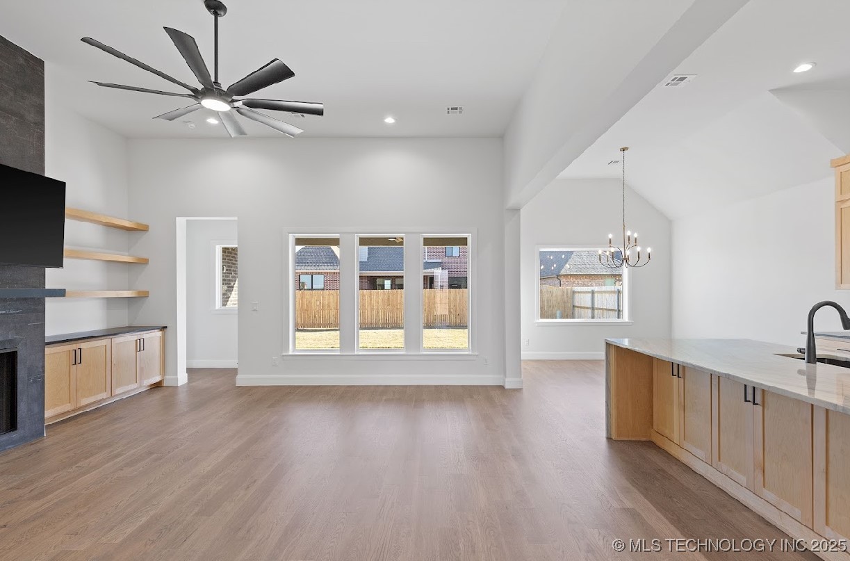 Glenpool, Oklahoma, 74033, United States, 4 Bedrooms Bedrooms, ,4 BathroomsBathrooms,Residential,For Sale,1995692