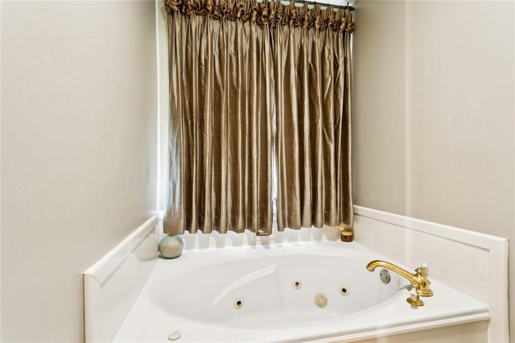 Covington, Louisiana, 70433, United States, 3 Bedrooms Bedrooms, ,3 BathroomsBathrooms,Residential,For Sale,1902659