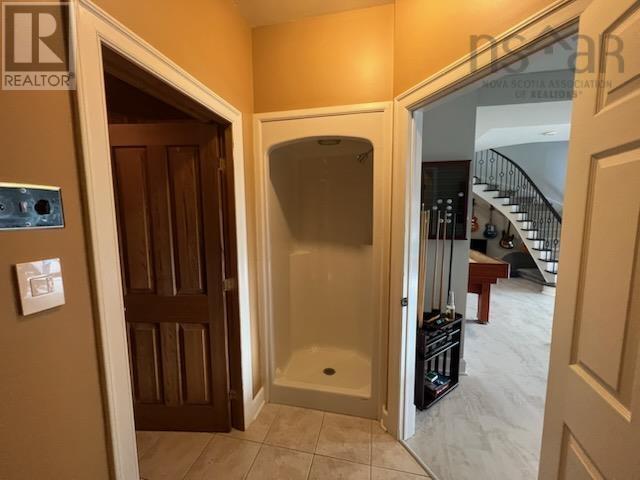 FALL RIVER, Nova Scotia, B2T 1A4, CA, 5 Bedrooms Bedrooms, ,3 BathroomsBathrooms,Residential,For Sale,1838498
