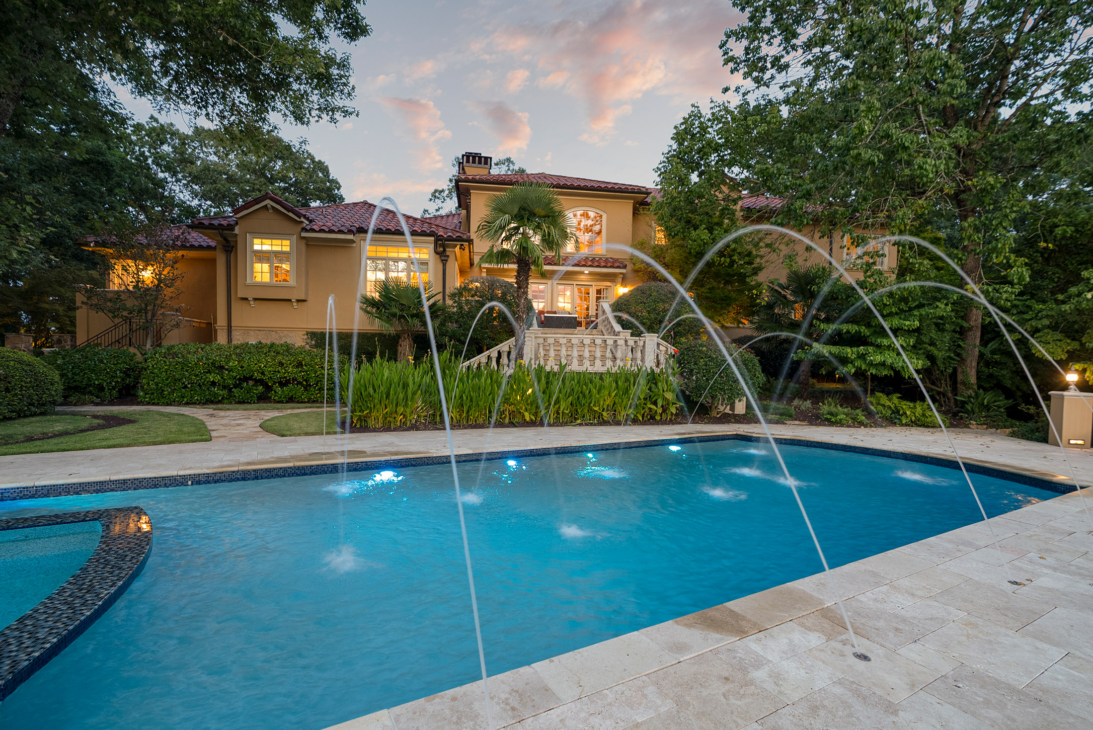  Remarkable Spanish-style Estate on 3.8+/- Private Acres - 物件實景