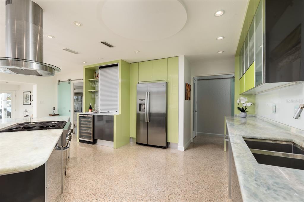 St Petersburg, Florida, 33705, United States, 3 Bedrooms Bedrooms, ,4 BathroomsBathrooms,Residential,For Sale,1793107