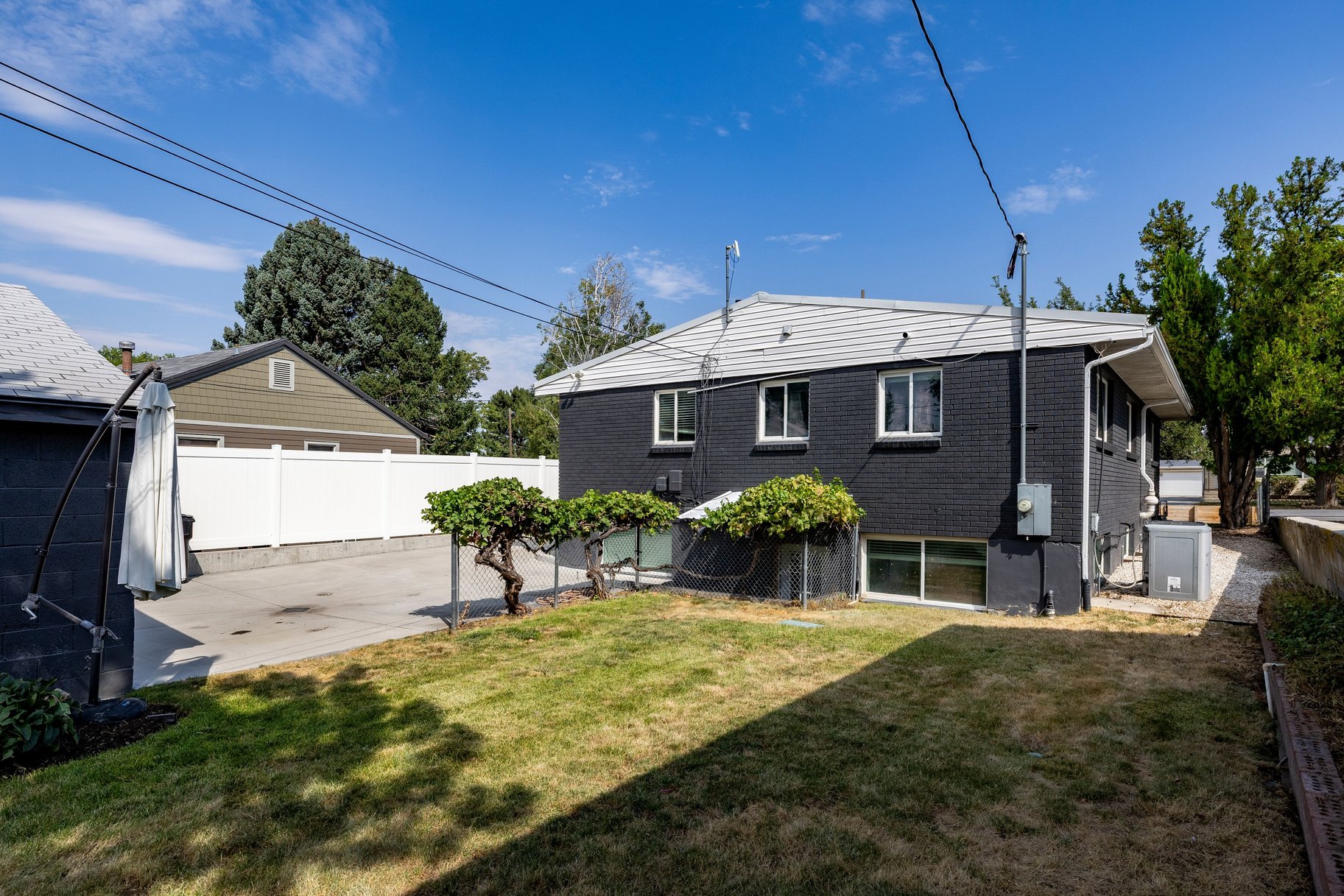  Updated Millcreek Home with Space to Make It Your Own - 物件實景