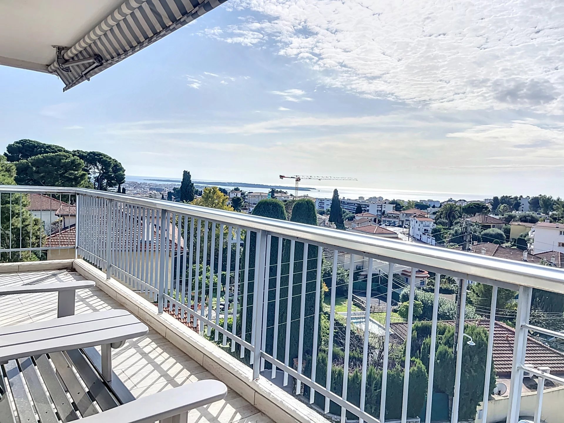 Le Cannet, Provence-Alpes-Côte d’Azur, 06110, FR, 3 Bedrooms Bedrooms, ,2 BathroomsBathrooms,Residential,For Sale,1656167