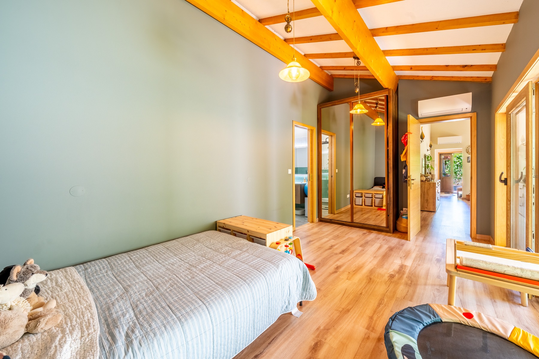 Detached house, 7 bedrooms, for Sale - 物件實景