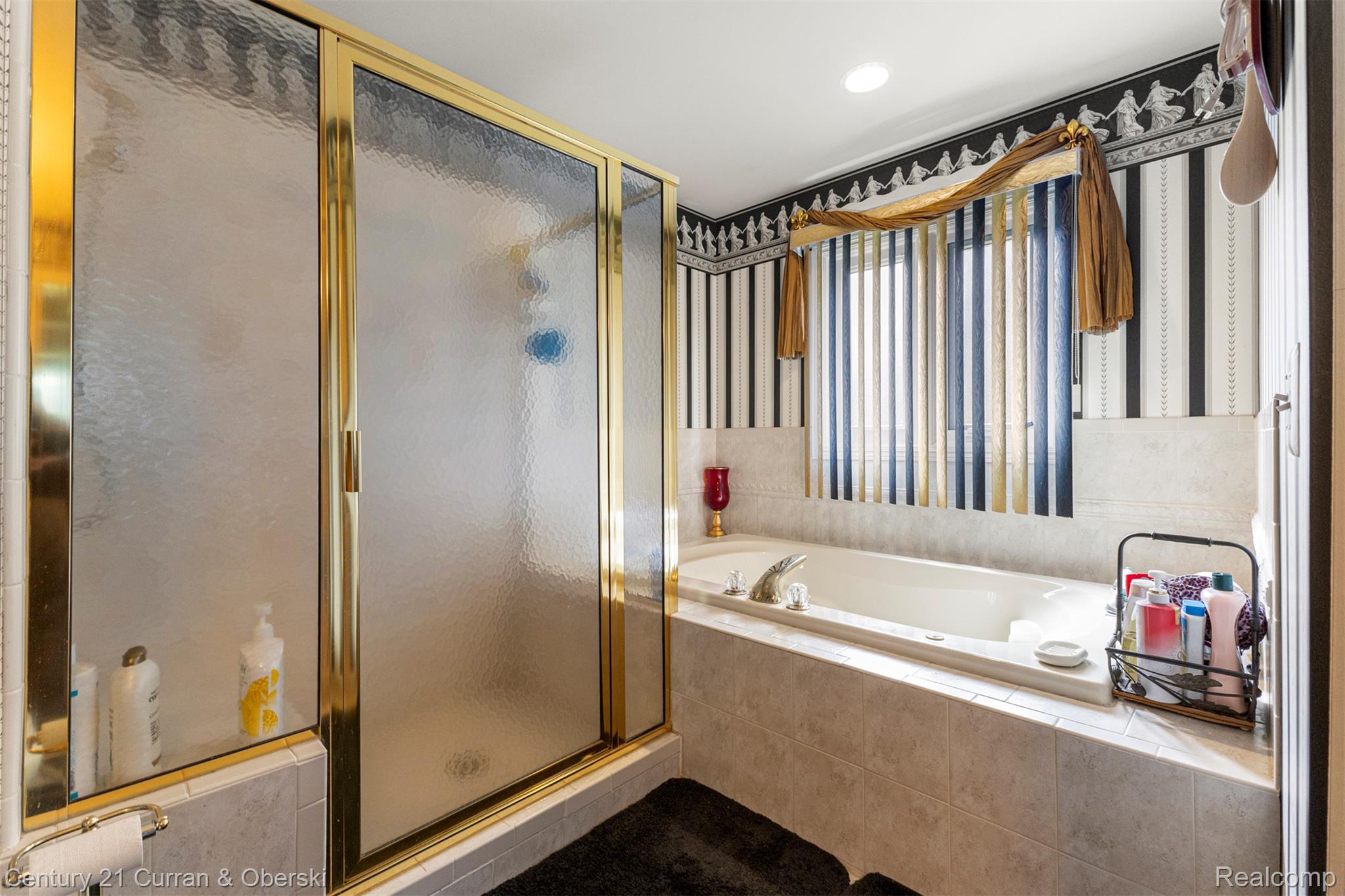 Clinton Charter Township, Michigan, 48038, United States, 4 Bedrooms Bedrooms, ,4 BathroomsBathrooms,Residential,For Sale,1979436