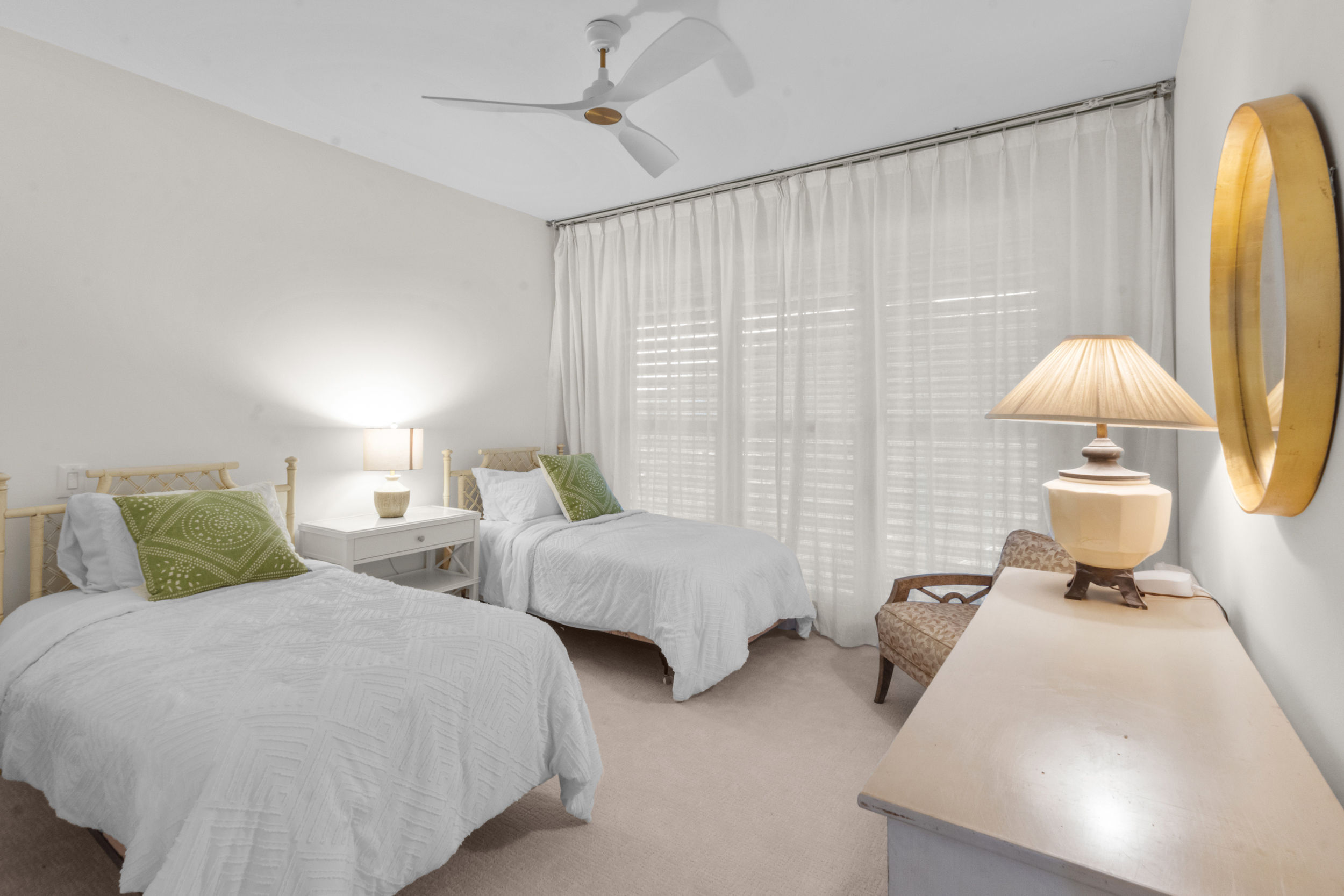 Longboat Key, Florida, 34228, United States, 2 Bedrooms Bedrooms, ,2 BathroomsBathrooms,Residential,For Sale,2036968