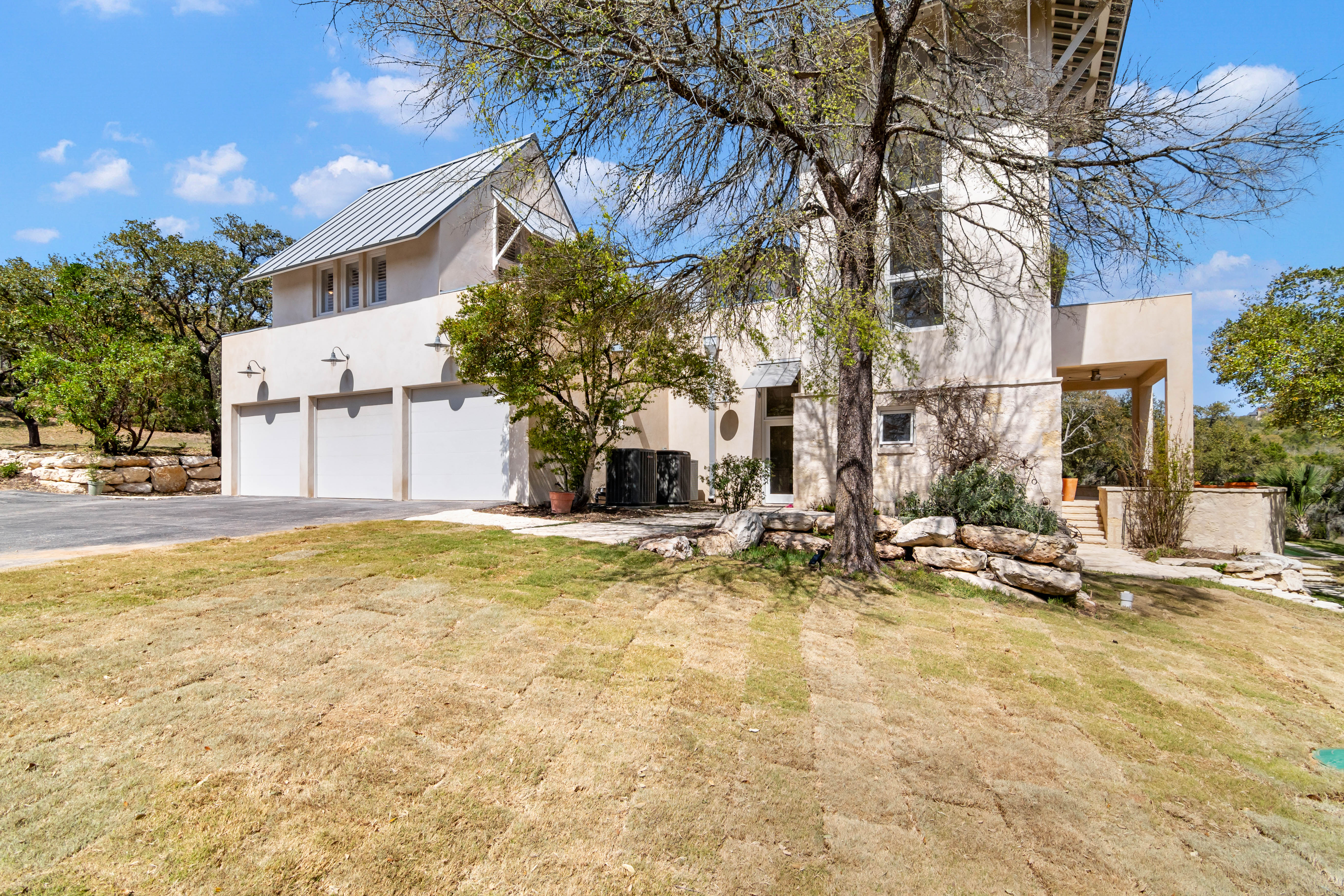  Hill Country Estate with Privacy and Presence - 物件實景