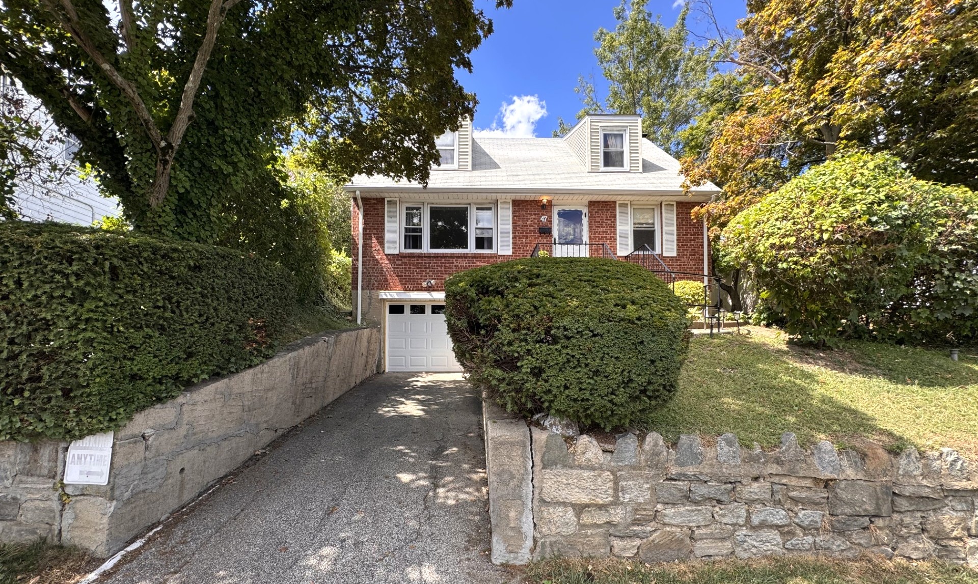 Yonkers, New York, 10703, United States, 3 Bedrooms Bedrooms, ,2 BathroomsBathrooms,Residential,For Sale,1942692