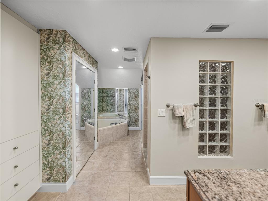 Winter Haven, Florida, 33884, United States, 3 Bedrooms Bedrooms, ,4 BathroomsBathrooms,Residential,For Sale,1895737