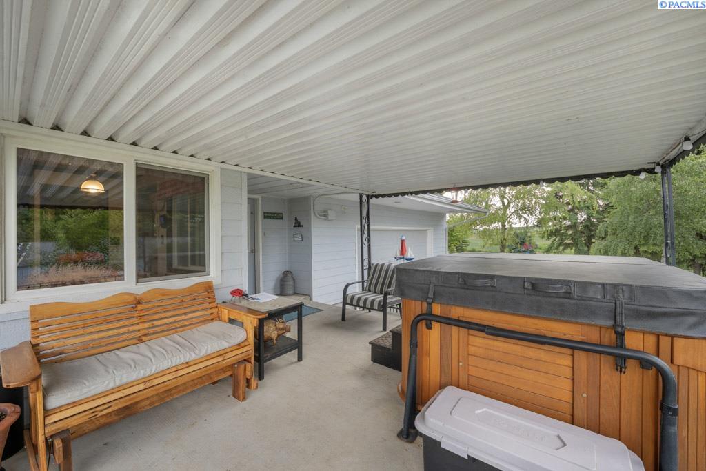 Tekoa, Washington, 99033, United States, 4 Bedrooms Bedrooms, ,2 BathroomsBathrooms,Residential,For Sale,1847399