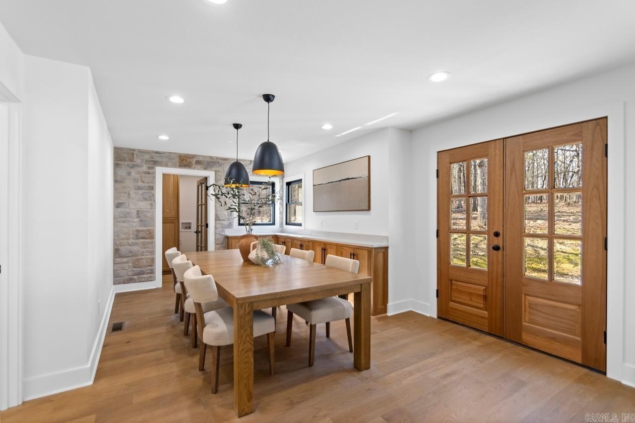 Alexander, Arkansas, 72002, United States, 6 Bedrooms Bedrooms, ,4 BathroomsBathrooms,Residential,For Sale,1986136