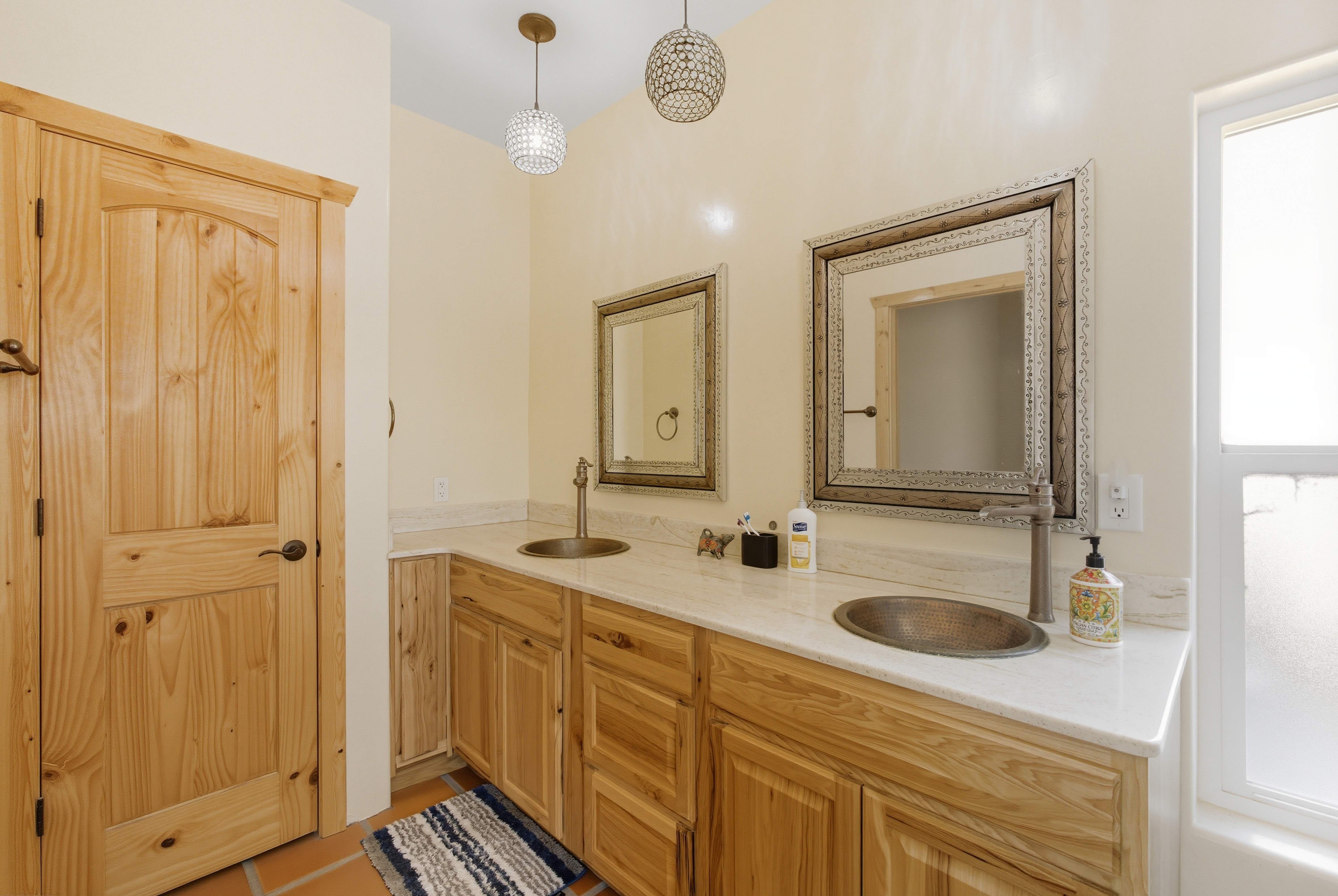 Veguita, New Mexico, 87062, United States, 4 Bedrooms Bedrooms, ,2 BathroomsBathrooms,Residential,For Sale,1974497