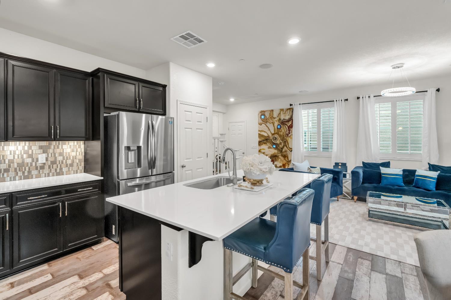 Elk Grove, California, 95758, United States, 3 Bedrooms Bedrooms, ,3 BathroomsBathrooms,Residential,For Sale,1995602