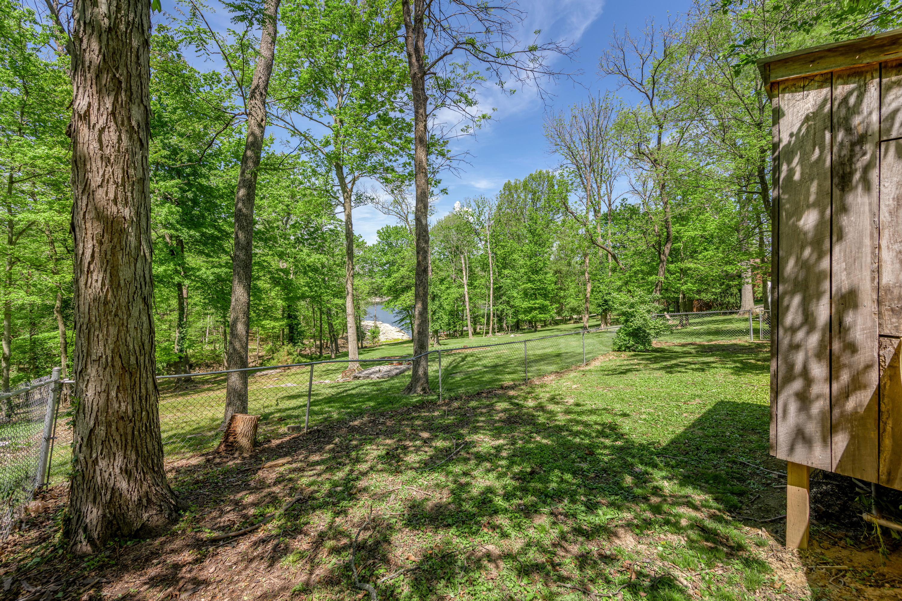  186 Hunter Drive - 物件實景