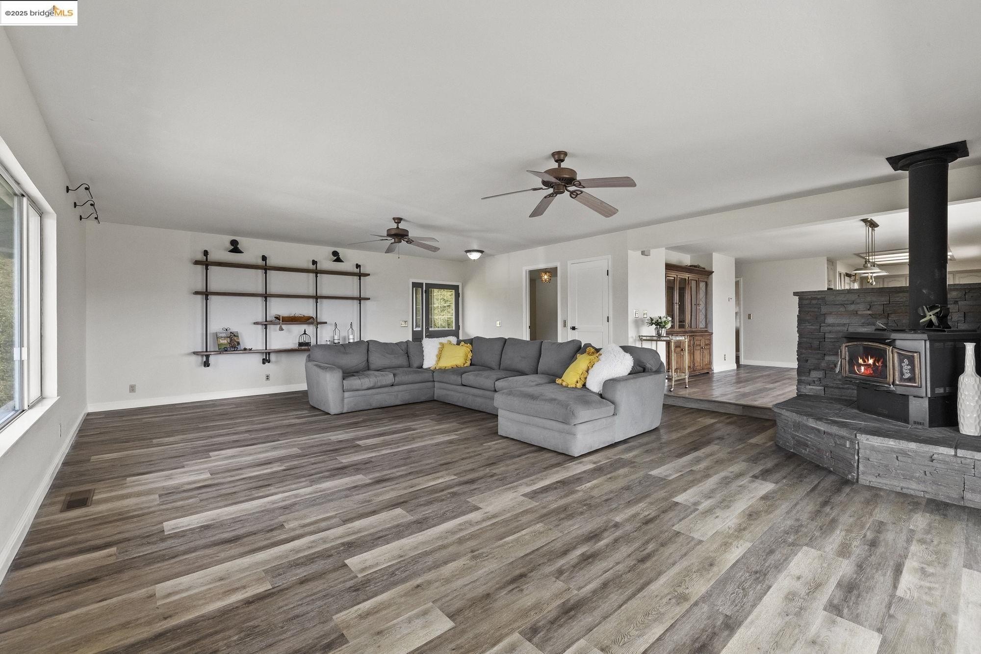 Jamestown, California, 95327, United States, 3 Bedrooms Bedrooms, ,2 BathroomsBathrooms,Residential,For Sale,1743185