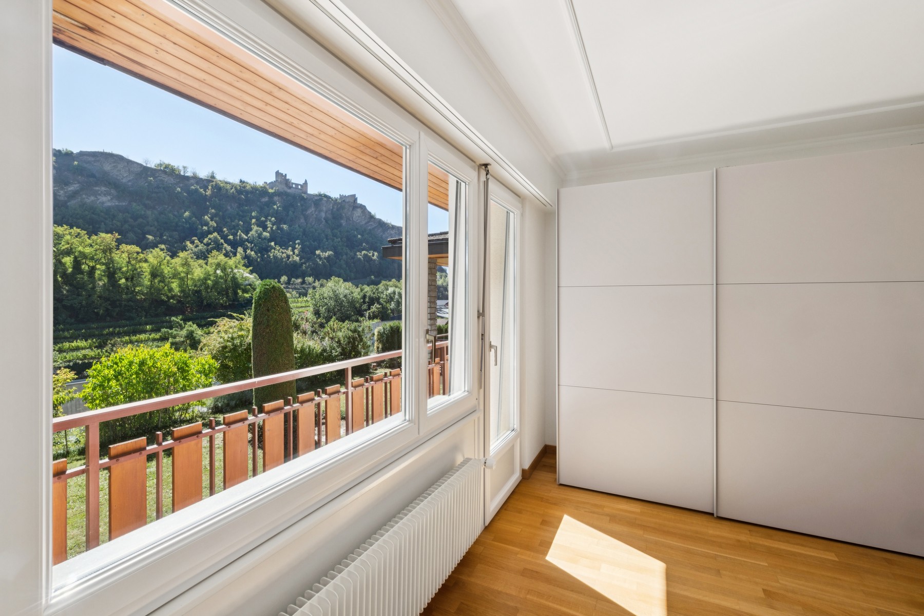  Stunning property with a view of the Château de Tourbillon - 物件實景