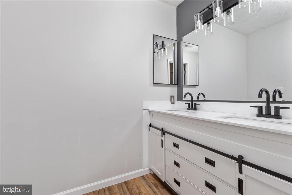 Winchester, Virginia, 22602, United States, 5 Bedrooms Bedrooms, ,5 BathroomsBathrooms,Residential,For Sale,2039774