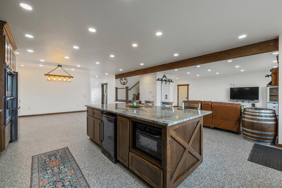 Klamath Falls, Oregon, 97603, United States, 3 Bedrooms Bedrooms, ,3 BathroomsBathrooms,Residential,For Sale,1878382