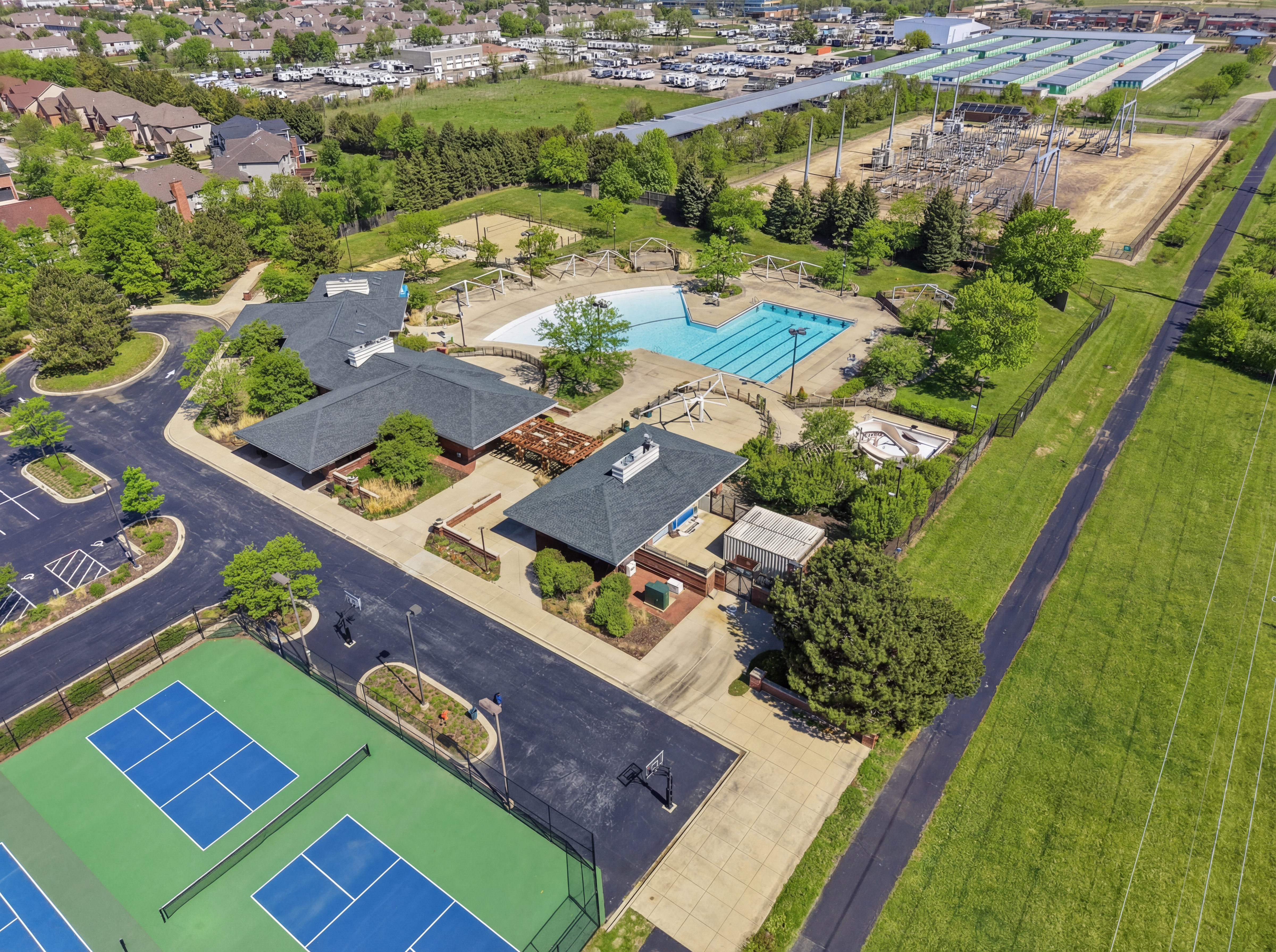  The Crown Jewel of Tall Grass: Waterfront Privacy Meets the Ultimate Layout - 物件實景