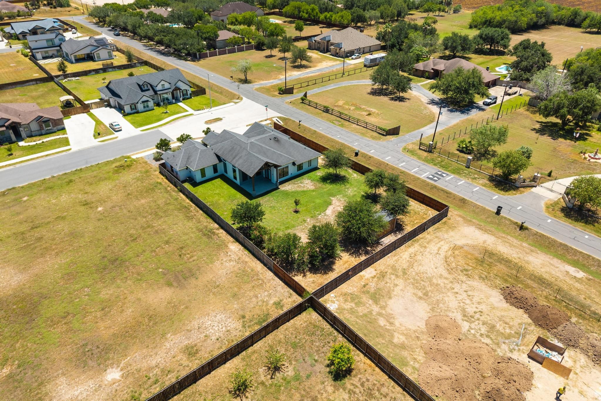  Elevated South Texas Living - 物件實景