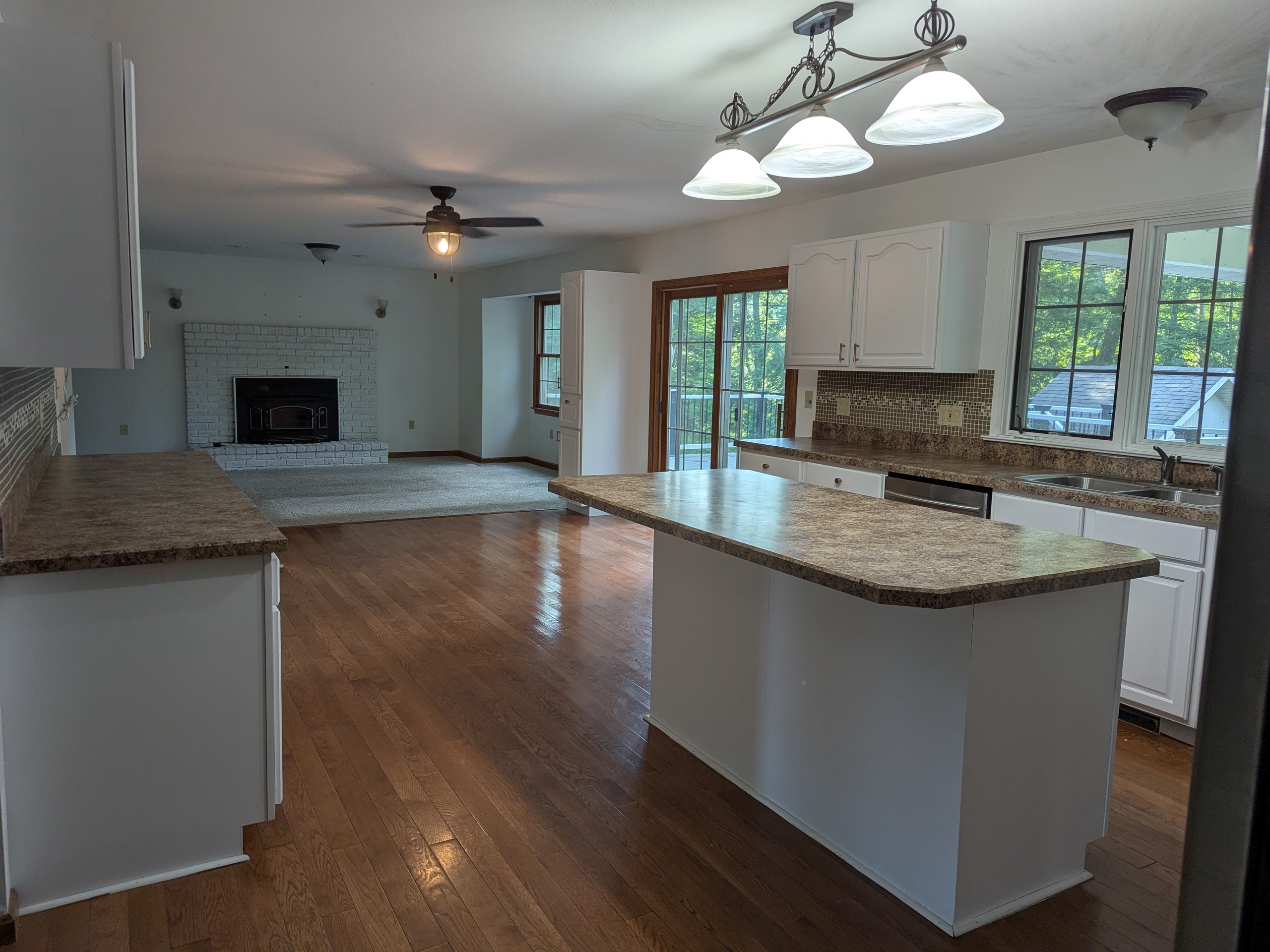 Uniontown, Ohio, 44685, United States, 6 Bedrooms Bedrooms, ,4 BathroomsBathrooms,Residential,For Sale,1945002