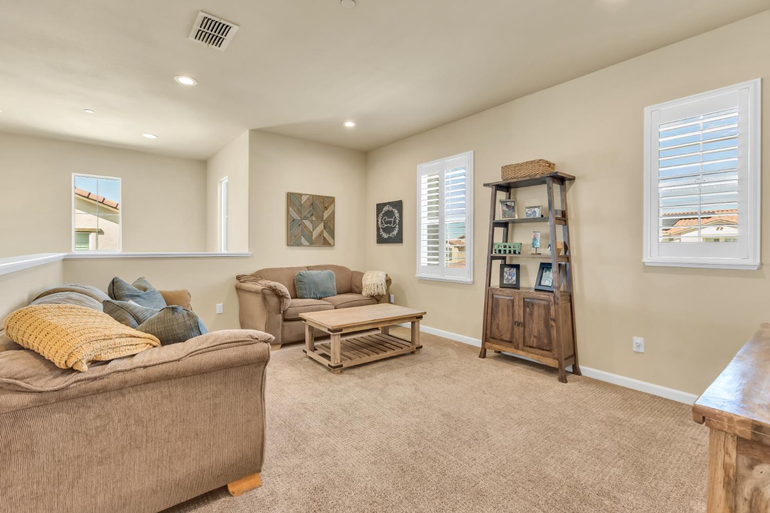 Rocklin, California, 95765, United States, 4 Bedrooms Bedrooms, ,3 BathroomsBathrooms,Residential,For Sale,1914175