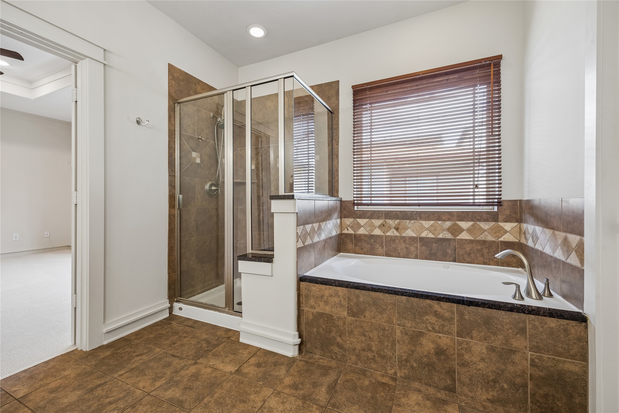 5924 Petty Street #3C - 物件實景
