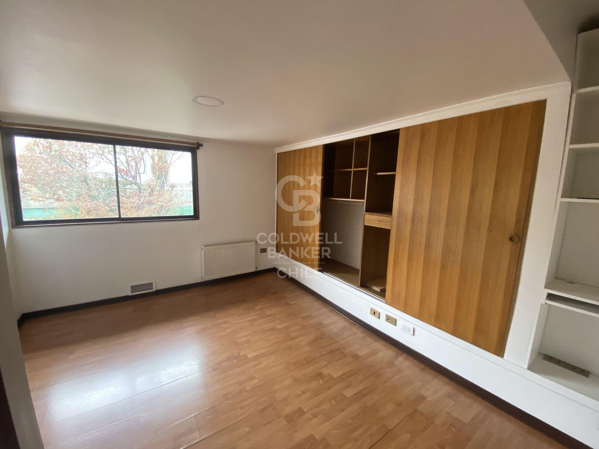 Las Condes, Chile, 5 Bedrooms Bedrooms, ,3 BathroomsBathrooms,Residential,For Sale,1906063